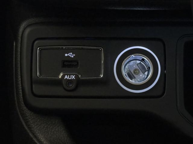 ジープ・レネゲード リミテッド LEDヘッドライト レザーシート シートヒーター AppleCarPlay Bluetooth 純正ナビゲーション フルセグ 前面衝突警報 ACC バックカメラ ワンオーナー 認定中古車保証付(39枚目)