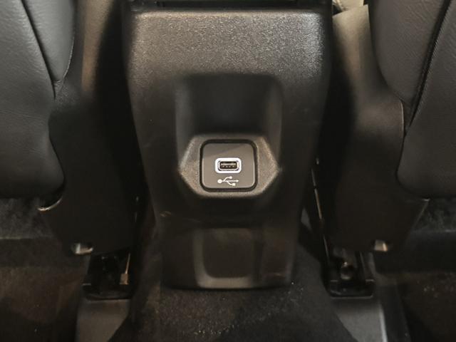 ジープ・レネゲード リミテッド LEDヘッドライト レザーシート シートヒーター AppleCarPlay Bluetooth 純正ナビゲーション フルセグ 前面衝突警報 ACC バックカメラ ワンオーナー 認定中古車保証付(46枚目)