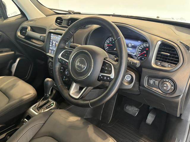 ジープ・レネゲード リミテッド LEDヘッドライト レザーシート シートヒーター AppleCarPlay Bluetooth 純正ナビゲーション フルセグ 前面衝突警報 ACC バックカメラ ワンオーナー 認定中古車保証付(61枚目)