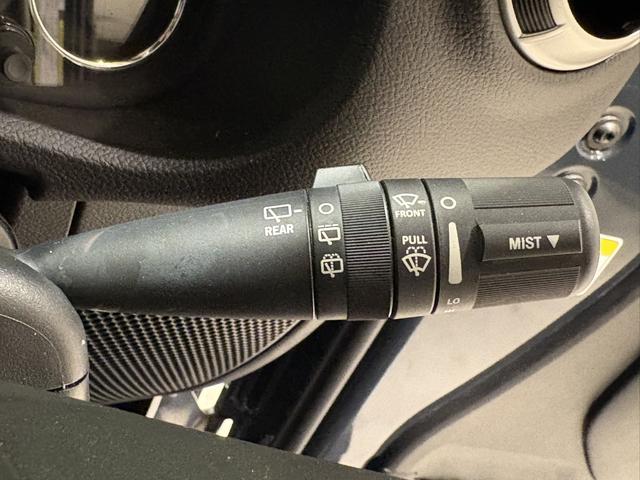 ジープ・ラングラーアンリミテッド サハラ ボディ色:ライノー ナビ 地デジ バックカメラ 純正18インチAWブラック塗装 オートヘッドライト ナンバー移設(40枚目)