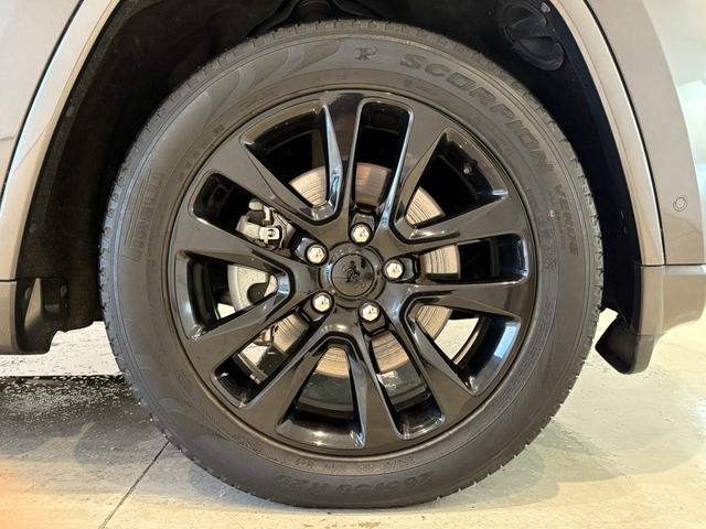 ジープ・グランドチェロキー アルティテュード AppleCarPlay Bluetooth 純正ナビ フルセグ ハーフレザーシート シートヒーター&ベンチレーション 前面衝突警報 アダプティブクルーズコントロール バックカメラ 認定中古車保証付(56枚目)