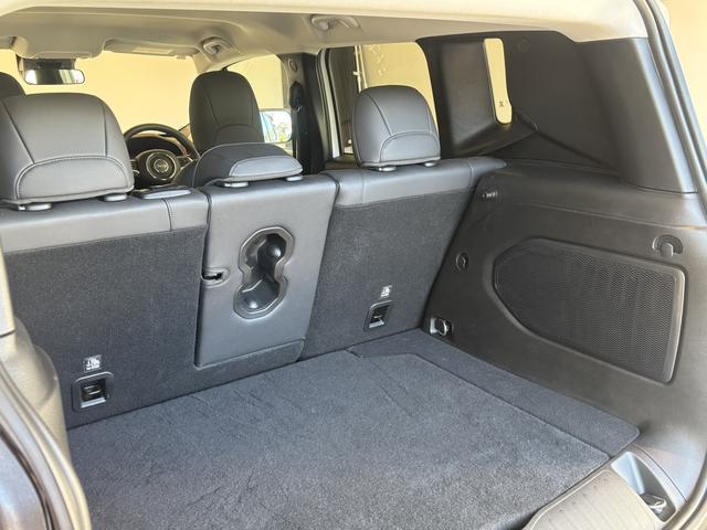 ジープ・レネゲード4xe トレイルホーク 4xe LED レザーシート シートヒーター AppleCarPlay Bluetooth 純正ナビゲーション 全衝突警報 アダプティブクルーズコントロール バックカメラ 認定中古車保証付(11枚目)