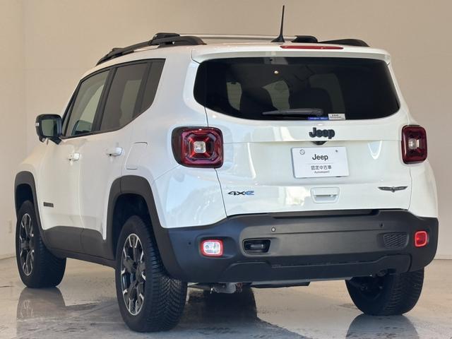 ジープ・レネゲード4xe トレイルホーク 4xe LED レザーシート シートヒーター AppleCarPlay Bluetooth 純正ナビゲーション 全衝突警報 アダプティブクルーズコントロール バックカメラ 認定中古車保証付(19枚目)