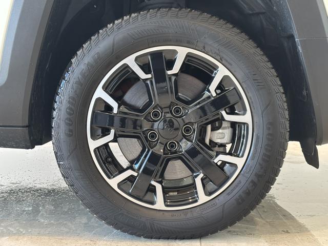 ジープ・レネゲード4xe トレイルホーク 4xe LED レザーシート シートヒーター AppleCarPlay Bluetooth 純正ナビゲーション 全衝突警報 アダプティブクルーズコントロール バックカメラ 認定中古車保証付(23枚目)
