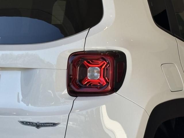 ジープ・レネゲード4xe トレイルホーク 4xe LED レザーシート シートヒーター AppleCarPlay Bluetooth 純正ナビゲーション 全衝突警報 アダプティブクルーズコントロール バックカメラ 認定中古車保証付(58枚目)