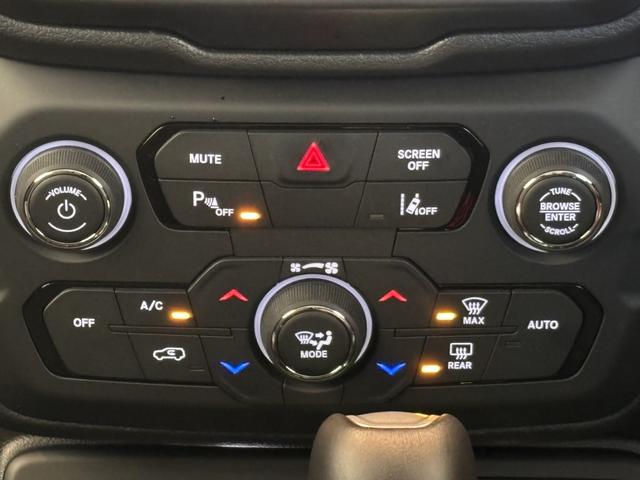 ジープ・レネゲード4xe トレイルホーク 4xe LED レザーシート シートヒーター AppleCarPlay Bluetooth 純正ナビゲーション 全衝突警報 アダプティブクルーズコントロール バックカメラ 認定中古車保証付(73枚目)