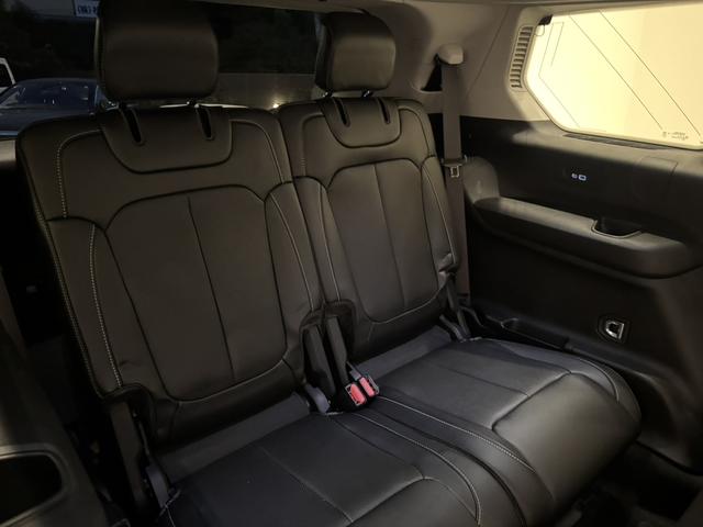 ジープ・グランドチェロキーL リミテッド ユーザー様下取車 3列シート 革シート CarPlay 純正ナビ フルセグ 全周囲カメラ シートヒータ&クーラー アダプティブクルーズコントロール ALPINE製スピーカー ETC 認定中古車保証付(53枚目)