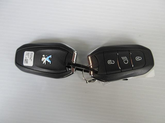 208 GTライン ワンオーナー アクティブセーフティブレーキ アクティブクルーズコントロール レーンキープアシスト ブラインドスポットモニター クリアランスソナー アップルカープレイ アンドロイドオート(18枚目)