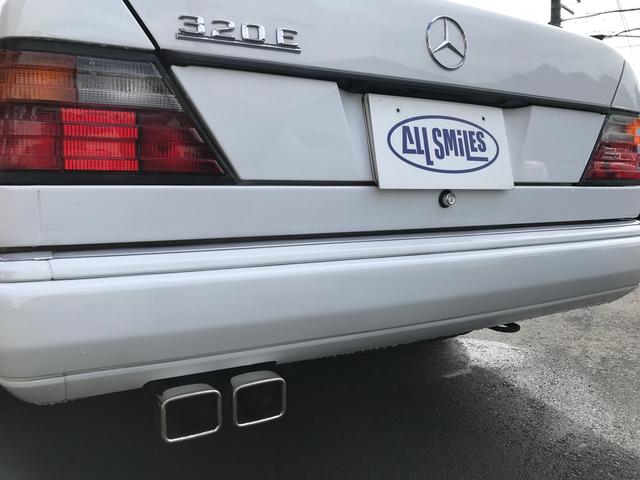 ３２０Ｅ　３２０Ｅ（５名）　当社カスタム車　ＡＭＧ１７インチＡＷ　新タイヤ　　Ｂカメラ　ＥＴＣ　赤シートカバー　ＥＧハーネス交換済みＡＣ修理済み　ＰＳオーバーホール済み　ＥＧ　ＭＴマウント交換済み(10枚目)