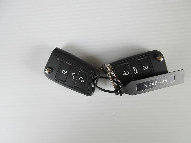 Ｔ－ロック ＴＳＩ　スタイル　ＤｉｓｃｏｖｅｒＰｒｏナビ　ＥＴＣ　バックカメラ　デジタルメータークラスター　アダプティブクルーズコントロール　マルチファンクションステアリング（42枚目）