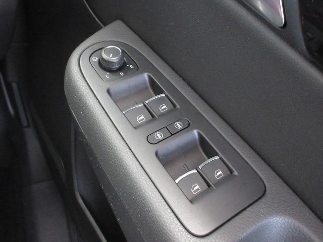 シャラン ＴＤＩ　ハイライン　アダプティブクルーズコントロール　レーンキープアシスト　パークディスタンスコントロール　パワーバックドア　電動スライドドア（両側）（25枚目）