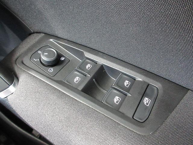 ゴルフトゥーラン TSI ハイライン DiscoverProナビ ETC バックカメラ デジタルメータークラスター アダプティブクルーズコントロール マルチファンクションステアリング(30枚目)