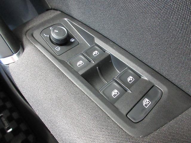 ゴルフトゥーラン TSI ハイライン DiscoverProナビ ETC バックカメラ デジタルメータークラスター アダプティブクルーズコントロール マルチファンクションステアリング(31枚目)