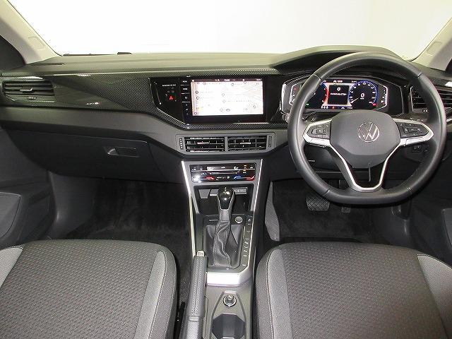 ポロ ＴＳＩアクティブ　ＤｉｓｃｏｖｅｒＰｒｏナビ　ＥＴＣ　バックカメラ　デジタルメータークラスター　アダプティブクルーズコントロール　マルチファンクションステアリング（2枚目）