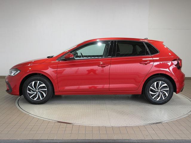 ポロ ＴＳＩアクティブ　ＤｉｓｃｏｖｅｒＰｒｏナビ　ＥＴＣ　バックカメラ　デジタルメータークラスター　アダプティブクルーズコントロール　マルチファンクションステアリング（5枚目）