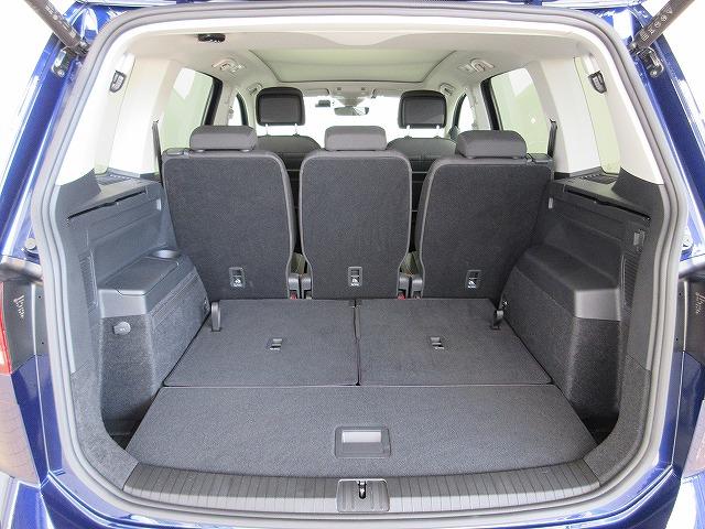 ゴルフトゥーラン ＴＳＩ　ハイライン　ＤｉｓｃｏｖｅｒＰｒｏナビ　ＥＴＣ　バックカメラ　デジタルメータークラスター　アダプティブクルーズコントロール　マルチファンクションステアリング（16枚目）