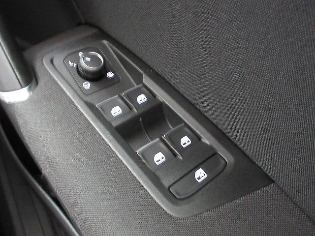 ゴルフトゥーラン ＴＳＩ　ハイライン　ＤｉｓｃｏｖｅｒＰｒｏナビ　ＥＴＣ　バックカメラ　デジタルメータークラスター　アダプティブクルーズコントロール　マルチファンクションステアリング（41枚目）