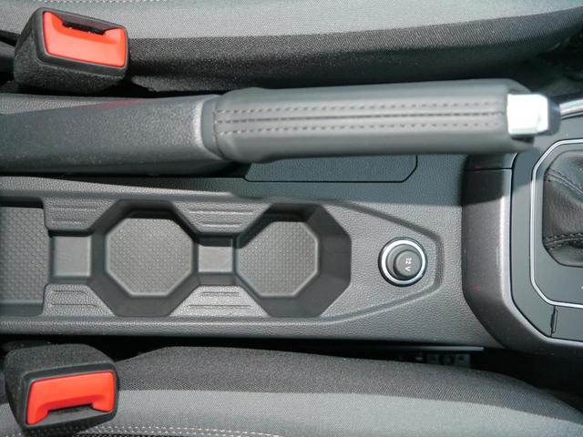 ポロ ＴＳＩ　Ｒライン　フルセグナビ　ＬＥＤヘッドライト　バックカメラ　衝突軽減ブレーキ　アダブティブクルーズコントロール（ＡＣＣ）　ＥＴＣ２．０　スマートエントリー＆スタートシステム　デジタルメーター　クリアランスソナー（26枚目）