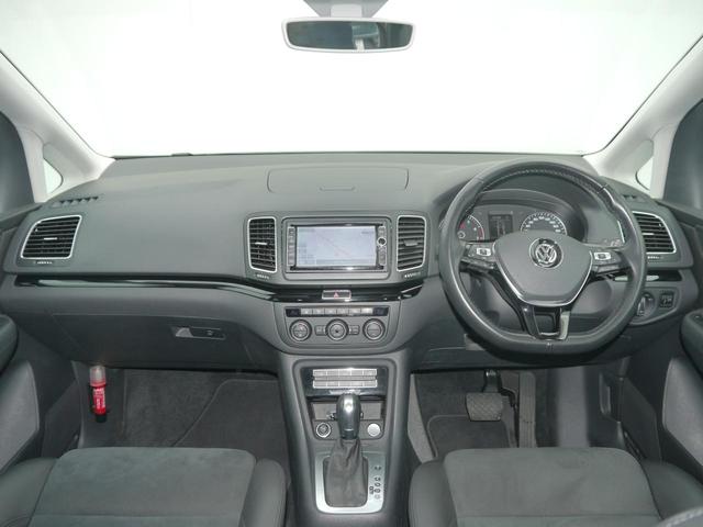 シャラン ＴＳＩ　ハイライン　ナビ　キセノンヘッドライト　バックカメラ　アダブティブクルーズコントロール（ＡＣＣ）　ＥＴＣ２．０　スマートエントリー＆スタートシステム（6枚目）