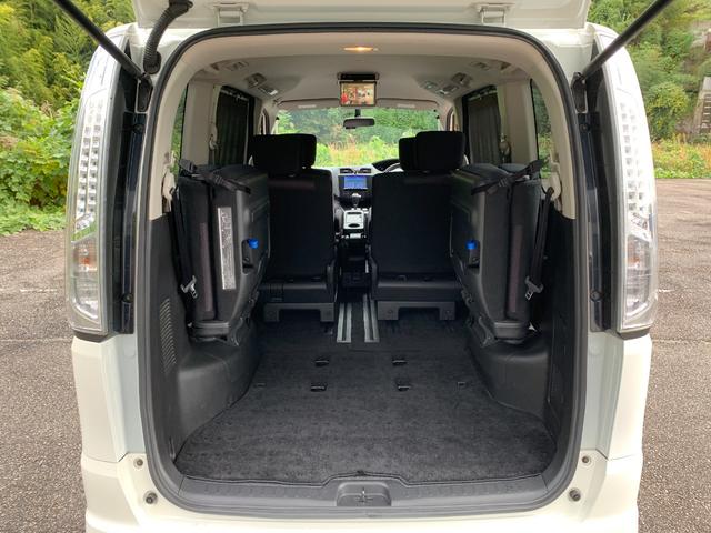 総額表示金額は【神戸】ナンバーでの店頭納車での価格になります。普通車は自税月割り分、その他のナンバーのお客様は『遠隔地費用』納車までご希望であれば『陸送納車費用』が必要になります。