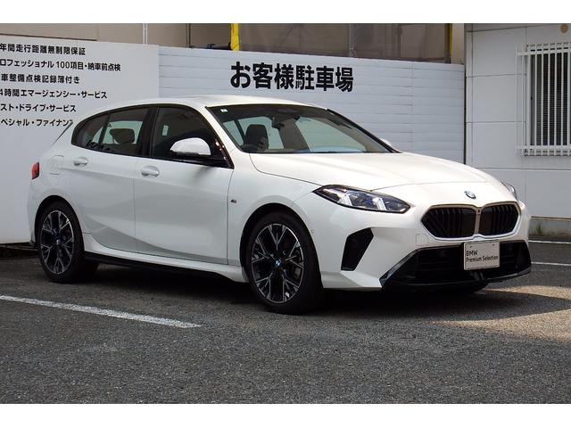 １シリーズ １２０　Ｍスポーツ　弊社レンタカーアップ　テクノロジーパッケージ　アクティブクルーズコントロール　電動フロントシート　アダプティブＬＥＤヘッドライト　オートマチックテールゲート　ＨＤＤナビ　全方位カメラ　１８ＡＷ（9枚目）