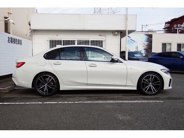 ３シリーズ ３１８ｉ　Ｍスポーツ　ワンオーナー　アクティブクルーズコントロール　電動フロントシート　オートマチックトランクリッド　ＬＥＤヘッドライト　アンビエントライト　ＨＤＤナビ　全方位カメラ　ＥＴＣ車載器内蔵ルームミラー　１９ＡＷ（7枚目）