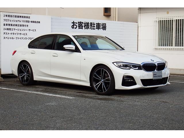 ３シリーズ ３１８ｉ　Ｍスポーツ　ワンオーナー　アクティブクルーズコントロール　電動フロントシート　オートマチックトランクリッド　ＬＥＤヘッドライト　アンビエントライト　ＨＤＤナビ　全方位カメラ　ＥＴＣ車載器内蔵ルームミラー　１９ＡＷ（9枚目）