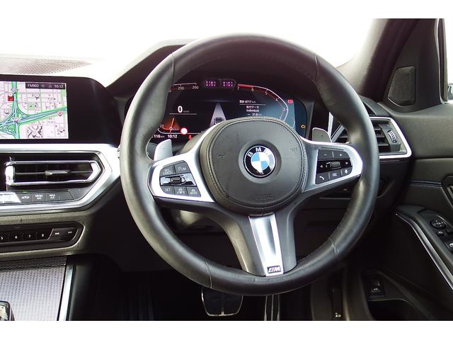 ３シリーズ ３１８ｉ　Ｍスポーツ　ワンオーナー　アクティブクルーズコントロール　電動フロントシート　オートマチックトランクリッド　ＬＥＤヘッドライト　アンビエントライト　ＨＤＤナビ　全方位カメラ　ＥＴＣ車載器内蔵ルームミラー　１９ＡＷ（21枚目）