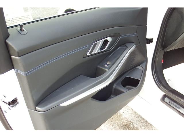 ３シリーズ ３１８ｉ　Ｍスポーツ　ワンオーナー　アクティブクルーズコントロール　電動フロントシート　オートマチックトランクリッド　ＬＥＤヘッドライト　アンビエントライト　ＨＤＤナビ　全方位カメラ　ＥＴＣ車載器内蔵ルームミラー　１９ＡＷ（48枚目）