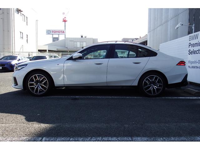 ５シリーズ ５２３ｄ　ｘＤｒｉｖｅ　Ｍスポーツ　弊社レンタカーアップ　コンフォートドライビングパッケージ　インテグレイテッドアクティブステアリング　　アダプティブサスペンション　アンビエントライト　ＨＤＤナビ　ＴＶチューナー　全方位カメラ　１９ＡＷ（8枚目）