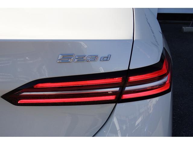 ５シリーズ ５２３ｄ　ｘＤｒｉｖｅ　Ｍスポーツ　弊社レンタカーアップ　コンフォートドライビングパッケージ　インテグレイテッドアクティブステアリング　　アダプティブサスペンション　アンビエントライト　ＨＤＤナビ　ＴＶチューナー　全方位カメラ　１９ＡＷ（21枚目）