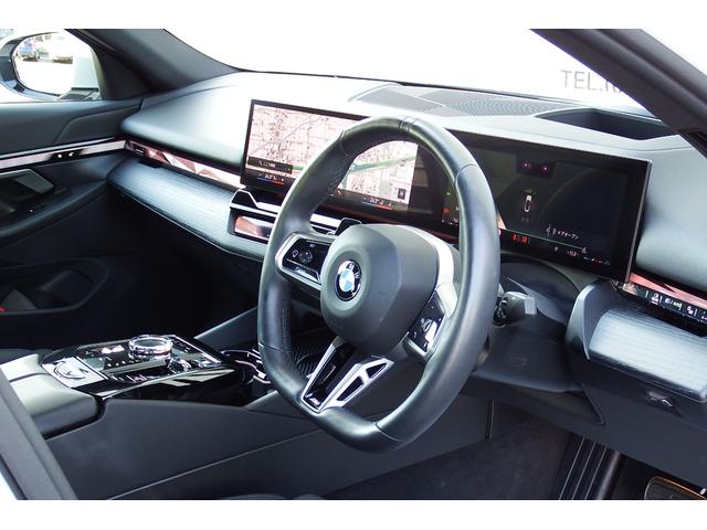５シリーズ ５２３ｄ　ｘＤｒｉｖｅ　Ｍスポーツ　弊社レンタカーアップ　コンフォートドライビングパッケージ　インテグレイテッドアクティブステアリング　　アダプティブサスペンション　アンビエントライト　ＨＤＤナビ　ＴＶチューナー　全方位カメラ　１９ＡＷ（52枚目）