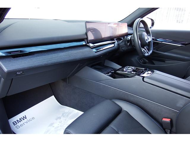 ５シリーズ ５２３ｄ　ｘＤｒｉｖｅ　Ｍスポーツ　弊社レンタカーアップ　コンフォートドライビングパッケージ　インテグレイテッドアクティブステアリング　　アダプティブサスペンション　アンビエントライト　ＨＤＤナビ　ＴＶチューナー　全方位カメラ　１９ＡＷ（61枚目）
