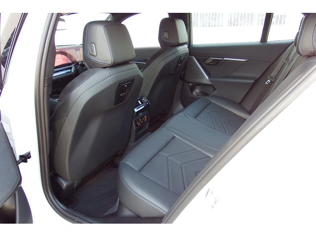 ５シリーズ ５２３ｄ　ｘＤｒｉｖｅ　Ｍスポーツ　弊社レンタカーアップ　コンフォートドライビングパッケージ　インテグレイテッドアクティブステアリング　　アダプティブサスペンション　アンビエントライト　ＨＤＤナビ　ＴＶチューナー　全方位カメラ　１９ＡＷ（63枚目）