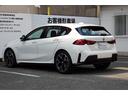 １２０　Ｍスポーツ　弊社レンタカーアップ　テクノロジーパッケージ　アクティブクルーズコントロール　電動フロントシート　アダプティブＬＥＤヘッドライト　オートマチックテールゲート　ＨＤＤナビ　全方位カメラ　１８ＡＷ（12枚目）