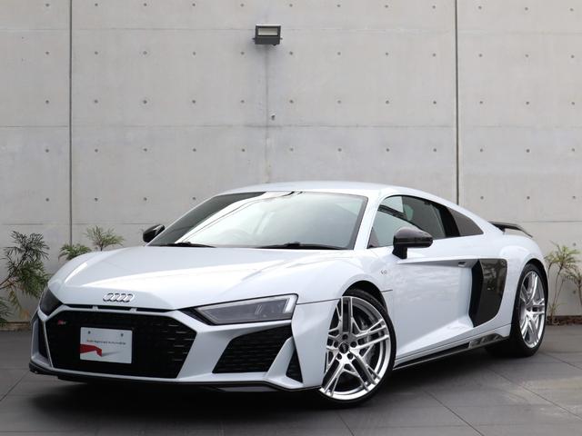 Ｒ８ Ｖ１０クーペパフォマンス５．２ＦＳＩクワＳトロニック　デコラティブパネルカーボン　ダイナミックステアリング　ヘッドライニングアルカンターラダイヤモンドステッチング　カラードステッチング　黒革　前後センサー付カメラ　認定中古車　ＳＳＤナビ（14枚目）