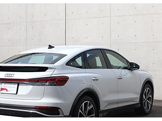 Ｑ４スポーツバック ｅ－トロン ４０ｅ－トロン　Ｓライン　２０ＡＷ　スポーツサスペンション　パーシャルレザー　シートヒーター　アドバンストキー　オートマチックテールゲート　マトリクスＬＥＤ　バーチャルコックピット　マルチカラーアンビエントライト（12枚目）