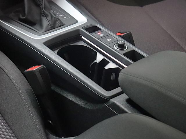 Ｑ３ ３５ＴＦＳＩアドバンスド　スマートフォンインターフェース　コンビニエンス＆アシスタンスＰ　全方位カメラ　前後センサー　アダプティブクルーズコントロール　サイドアシスト　レーンキープ　バーチャル　オートマチックテールゲート（34枚目）