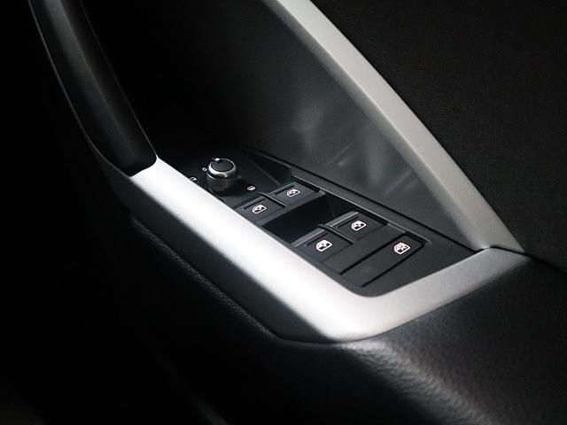 Ｑ３ ３５ＴＦＳＩアドバンスド　スマートフォンインターフェース　コンビニエンス＆アシスタンスＰ　全方位カメラ　前後センサー　アダプティブクルーズコントロール　サイドアシスト　レーンキープ　バーチャル　オートマチックテールゲート（39枚目）