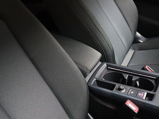 Ｑ３ ３５ＴＦＳＩアドバンスド　スマートフォンインターフェース　コンビニエンス＆アシスタンスＰ　全方位カメラ　前後センサー　アダプティブクルーズコントロール　サイドアシスト　レーンキープ　バーチャル　オートマチックテールゲート（49枚目）