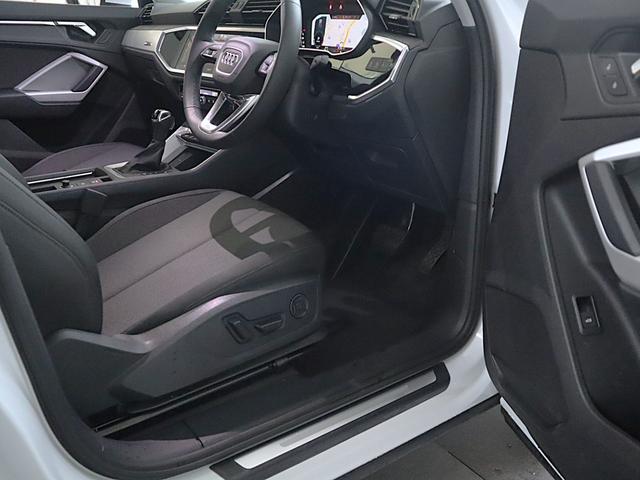 Ｑ３ ３５ＴＦＳＩアドバンスド　スマートフォンインターフェース　コンビニエンス＆アシスタンスＰ　全方位カメラ　前後センサー　アダプティブクルーズコントロール　サイドアシスト　レーンキープ　バーチャル　オートマチックテールゲート（55枚目）