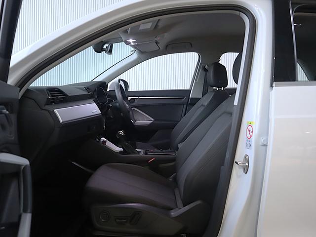 Ｑ３ ３５ＴＦＳＩアドバンスド　スマートフォンインターフェース　コンビニエンス＆アシスタンスＰ　全方位カメラ　前後センサー　アダプティブクルーズコントロール　サイドアシスト　レーンキープ　バーチャル　オートマチックテールゲート（57枚目）