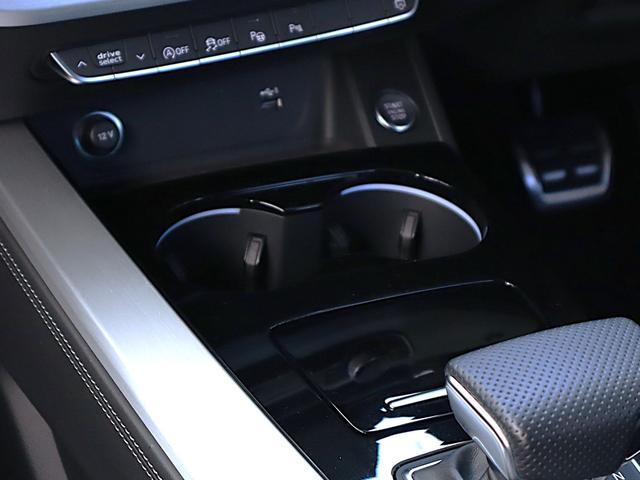 A4 ブラックスタイルプラス 150台限定車 19AW キャリパーレッド サラウンドビューカメラ マトリクスLEDヘッドライト コンフォートP アダプティブクルーズコントロール サイドアシスト レーンキープ バーチャル(42枚目)