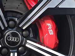 �������ɥ饤��ϥե���Ȥ�����ޤǿ��Ӥ��ľ���ο�ʿ�饤����Ĵ�Ȥ������ʤʥǥ�����Ǥ������ǥ�����ϸ��ߤ����ꡢ��³�֤Υɥ饤�С��ˡ����괶���Ÿ����򴶤�������������餷���ǥ�����Ǥ��� 4