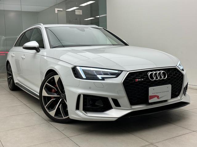 アウディ ＲＳ４アバント