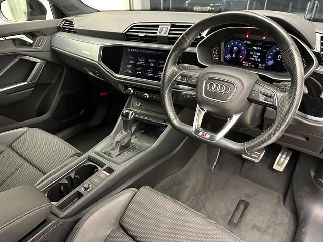 Ｑ３ ３５ＴＦＳＩ　Ｓライン　１オーナー　アシスタンスＰＫＧ　ベーシックＰＫＧ　スマートフォンＩＦ　プライバシーガラス　サイドアシスト　パワーシート　全方位カメラ　サイドアシスト　ＶコックＰ　ＡＴテール　ＬＥＤヘッドライト　認中車（12枚目）