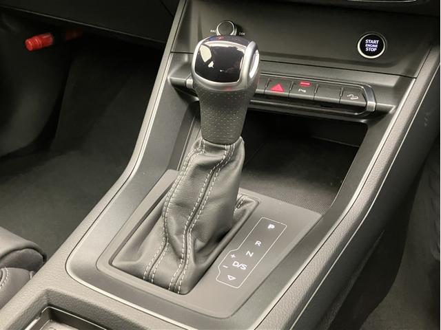 Ｑ３スポーツバック ３５ＴＦＳＩ　Ｓライン　弊社元デモカー　ワンオーナー　Ｓｌｉｎｅパッケージ　全周囲カメラ　レザーシート　１９インチＡＷ　アダプティブクルーズコントロール　レーンキープアシスト　パワーシート　シートヒーター　ＡＴテールゲート（18枚目）