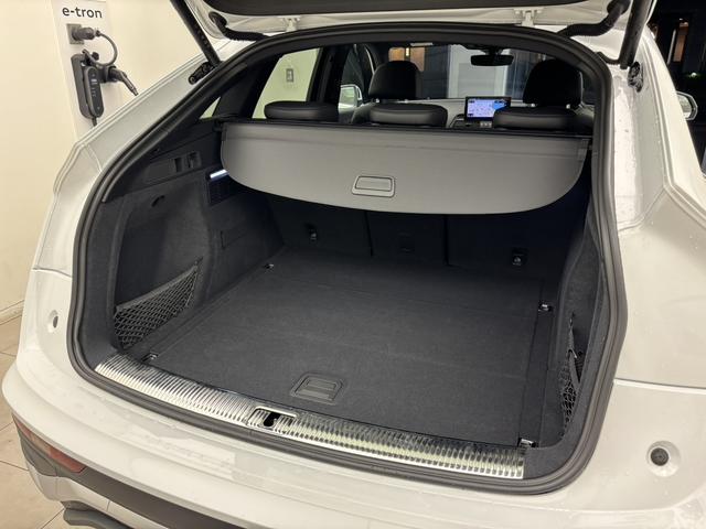 Ｑ５スポーツバック ４０ＴＤＩクワトロ　Ｓライン　ワンオーナー　ＳｌｉｎｅｐｌｕｓＰＫＧ　コンフォートＰＫＧ　プライバシーガラス　ＴＶチューナー　アダプティブクルーズコントロール　パーキングアシスト　アンビエントライティング　サイドアシスト　認中車（37枚目）