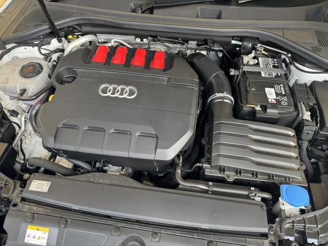 Ｓ３セダン ベースグレード　プライバシーガラス　アンビエントライティング　サイドアシスト　バックカメラ　アダプティブクルーズコントロール　スマートフォンインターフェース　レザー＆シートヒーター　ＴＶチューナー　パワーシート　認中（33枚目）