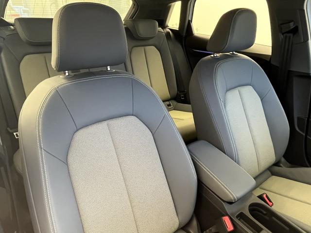 Ａ３ スポーツバック３０ＴＦＳＩアドバンスド　限定車　１オーナー　コンビニエンス＆アシスタンスＰＫＧ　サラウンドビューカメラ　ＴＶチューナー　サイドアシスト　アダプティブクルーズコントロール　スマートフォンインターフェース　シートヒーター　認中車（24枚目）